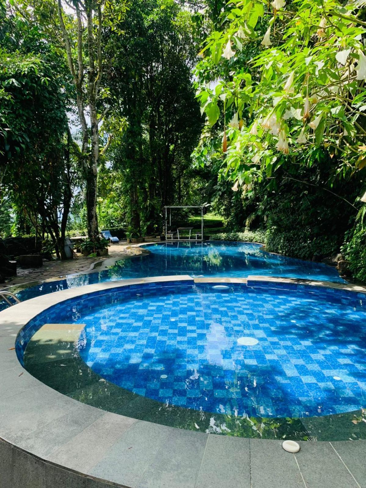 Habitat Hills Hotel Cisarua Bagian luar foto