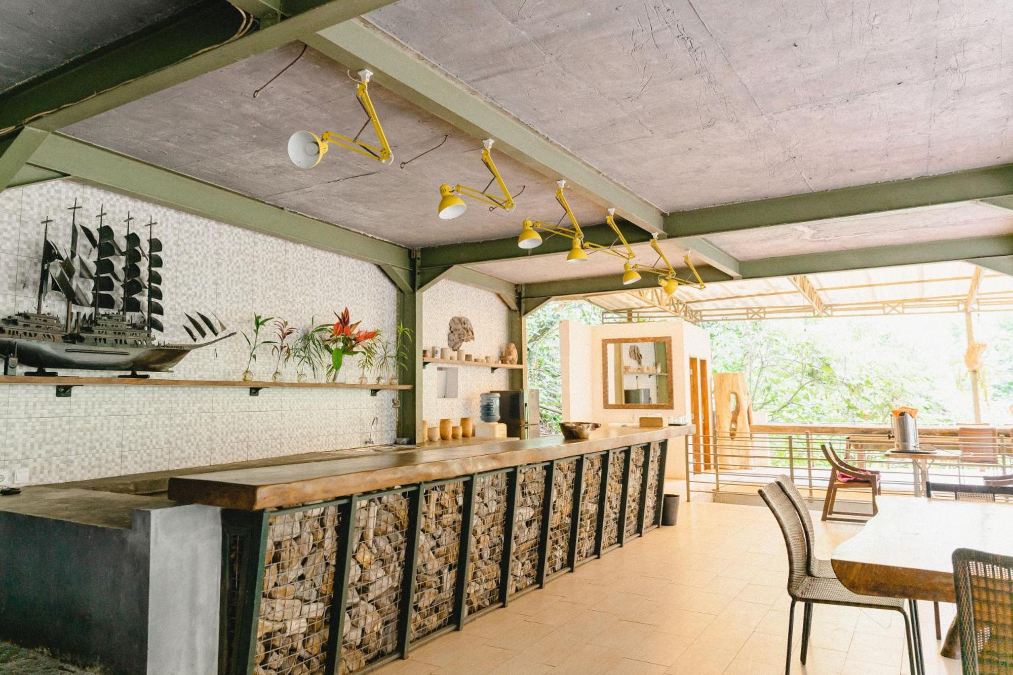 Habitat Hills Hotel Cisarua Bagian luar foto