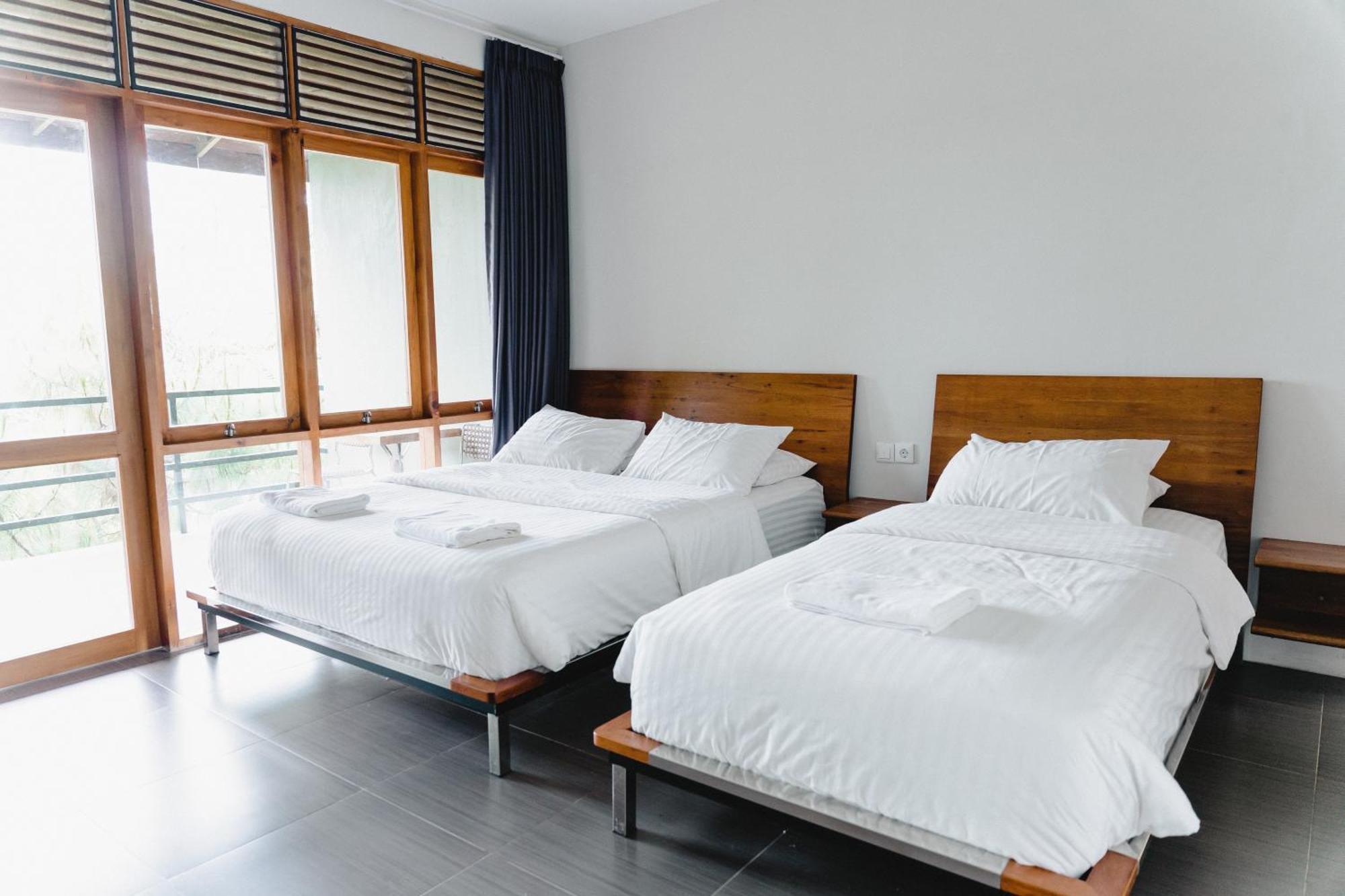 Habitat Hills Hotel Cisarua Bagian luar foto